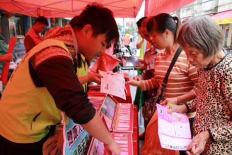 阜沙鎮(zhèn)禁毒信息〔2021〕第90期--“我為群眾辦實(shí)事”阜沙禁毒宣傳入人心（2021.4.26）56