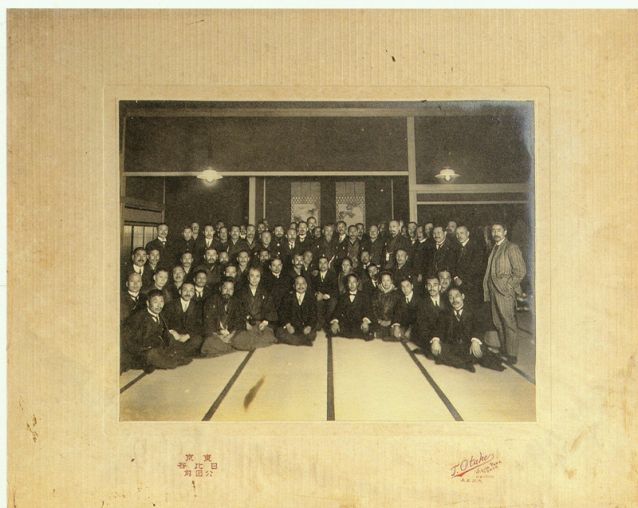 2-5、照片：孫中山與日本友人的合影.jpg